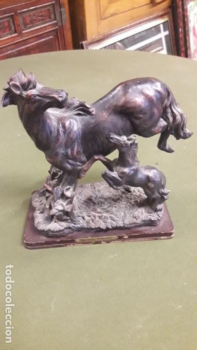 Antig&uuml;edades: Figura caballos - Foto 1