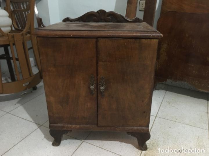 Antig&uuml;edades: Cama mediana con mesilla - Foto 2