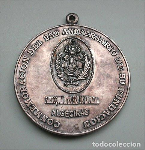 Antigüedades: Gran medallón. 250 aniversario Fundación Cofradía del Santo Entierro. Algeciras (Cádiz) Semana Santa - Foto 2 - 192714108