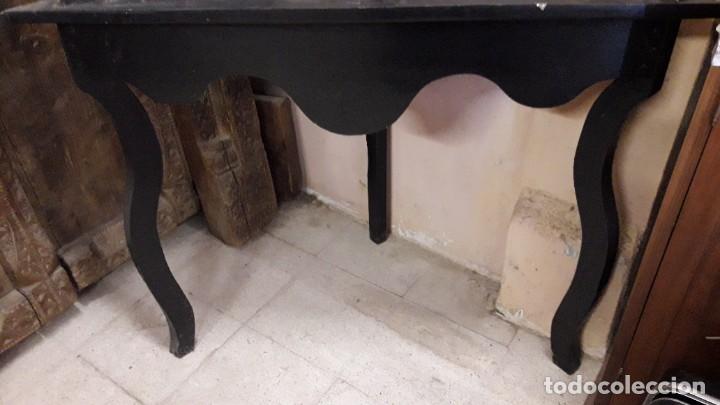 Antig&uuml;edades: Mesa rinconera rustica - Foto 1