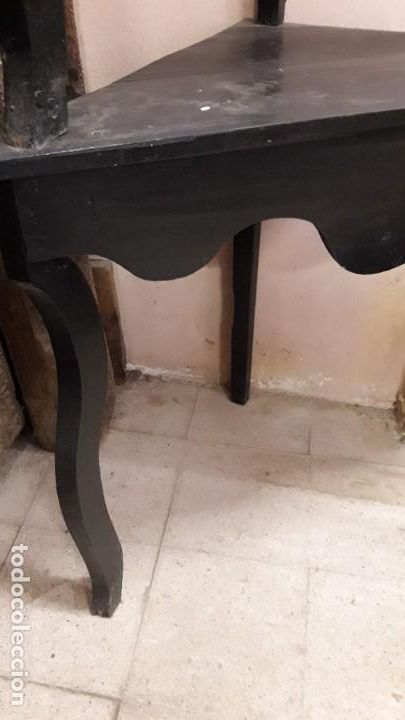 Antig&uuml;edades: Mesa rinconera rustica - Foto 3