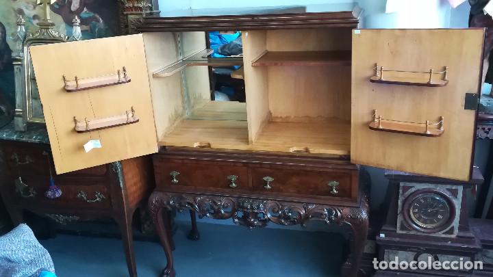Antig&uuml;edades: MUEBLE BAR DE NOGAL ESTILO CHIPPENDALE - Foto 3