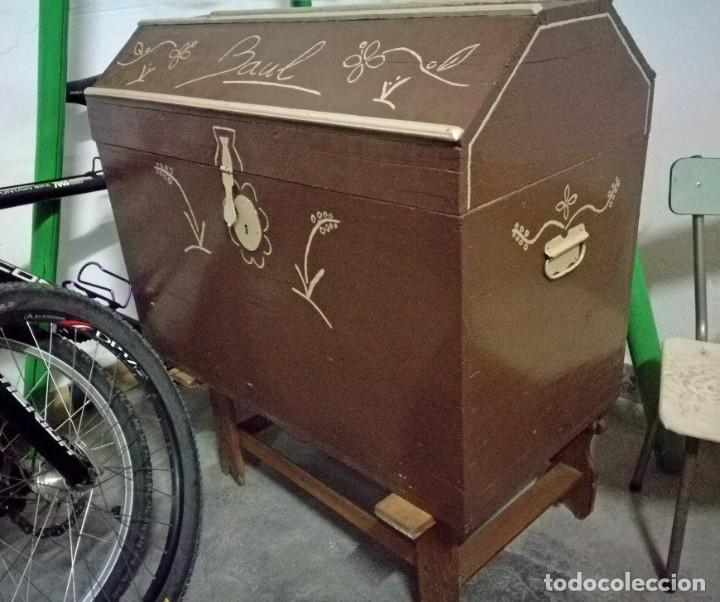 Antig&uuml;edades: BA&Uacute;L ANTIGUO DE MADERA CON SOPORTE. - Foto 4