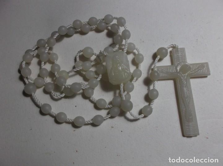 Antig&uuml;edades: 42 - ROSARIO CON LAS CUENTAS EN PLASTICO BLANCO. - Foto 1