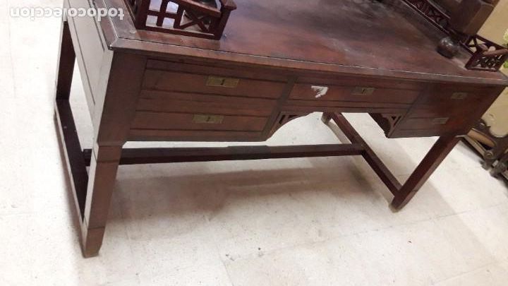 Antig&uuml;edades: Mesa de despacho con barandilla - Foto 3