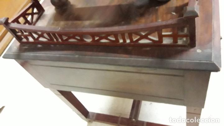 Antig&uuml;edades: Mesa de despacho con barandilla - Foto 7