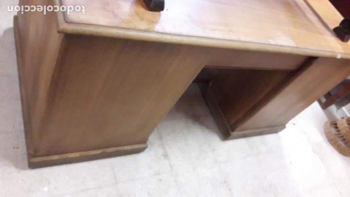 Antig&uuml;edades: Mesa despacho con persina - Foto 5