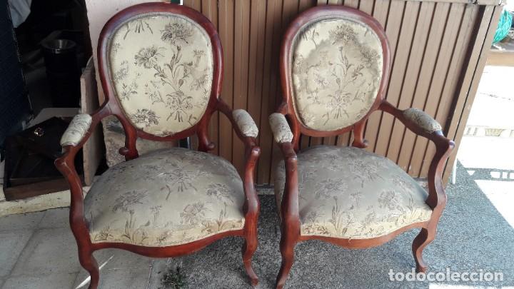 Antig&uuml;edades: Pareja sillones Isabelinos - Foto 1