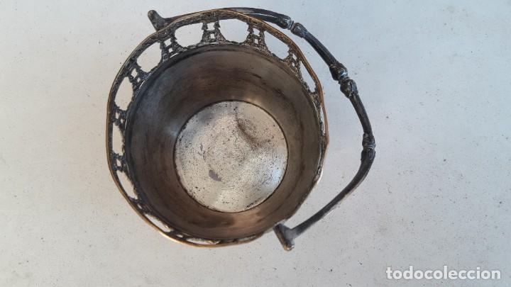 Antig&uuml;edades: Cestita de laton - Foto 2