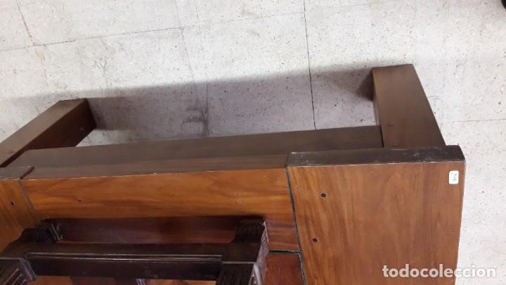 Antig&uuml;edades: Mesa baja sal&oacute;n - Foto 3
