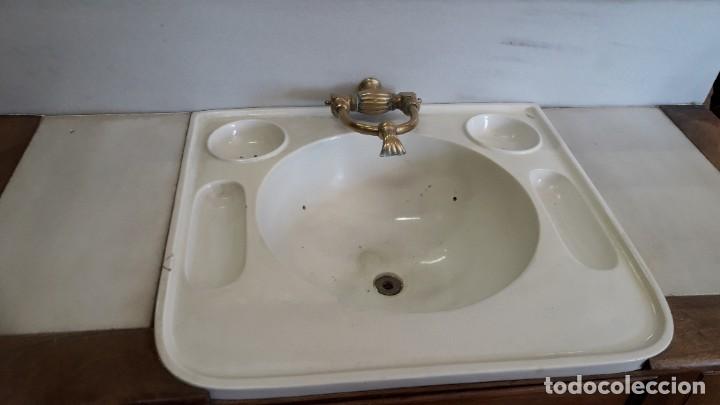 Antig&uuml;edades: Lavabo de nogal y marmol - Foto 6