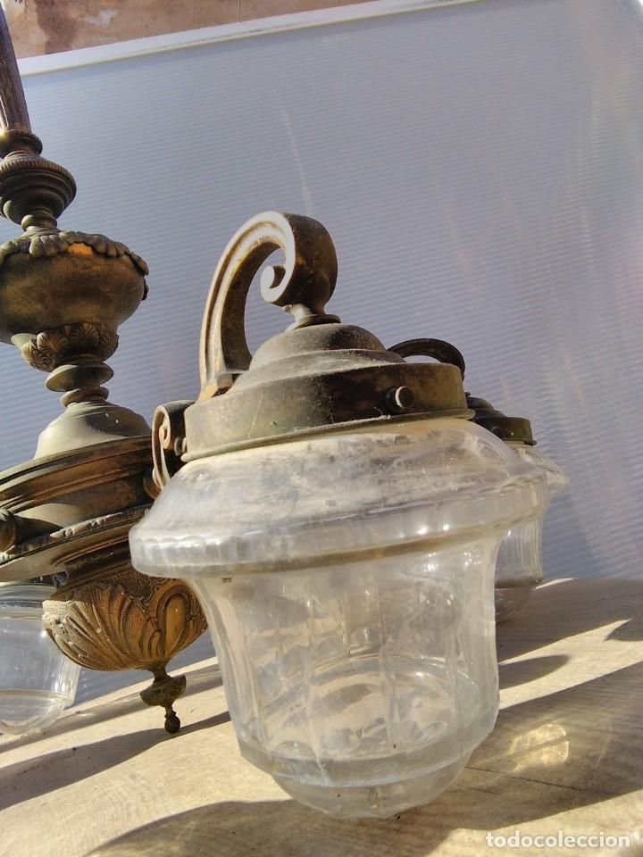Antig&uuml;edades: Antigua y pesada l&aacute;mpara de techo - Foto 3
