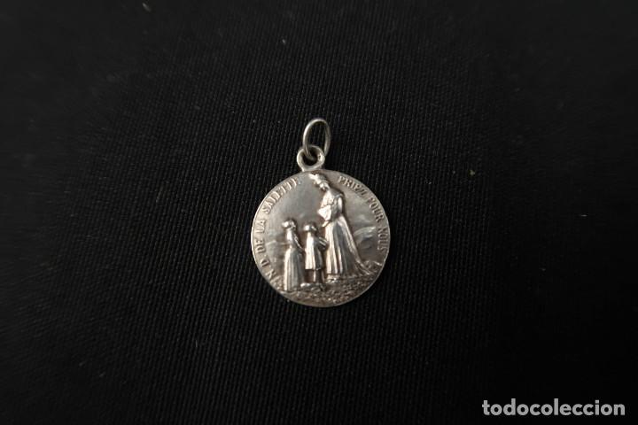 Antig&uuml;edades: Antiguas Medalla Religiosa de Plata - Foto 1