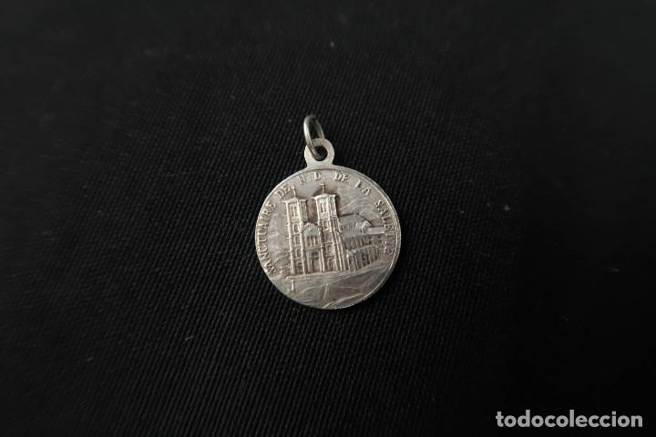 Antig&uuml;edades: Antiguas Medalla Religiosa de Plata - Foto 4