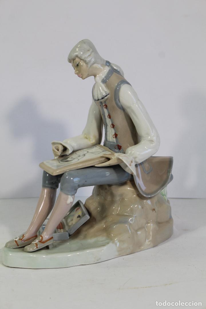 Antiques: figura pintor en porcelana