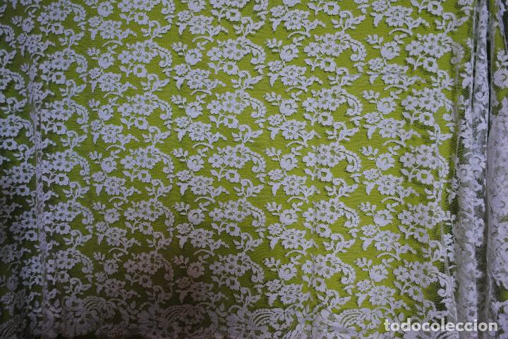 Antig&uuml;edades: Mantilla blanca - Foto 2