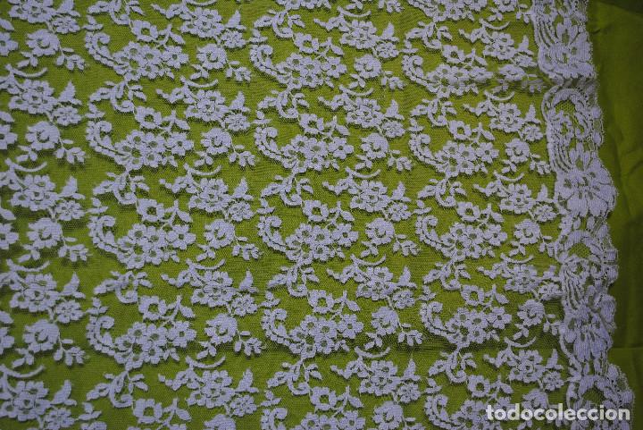 Antig&uuml;edades: Mantilla blanca - Foto 3