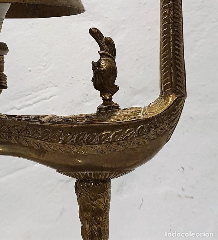 Antig&uuml;edades: LAMPARA DE SOBREMESA EN BRONCE - Foto 4
