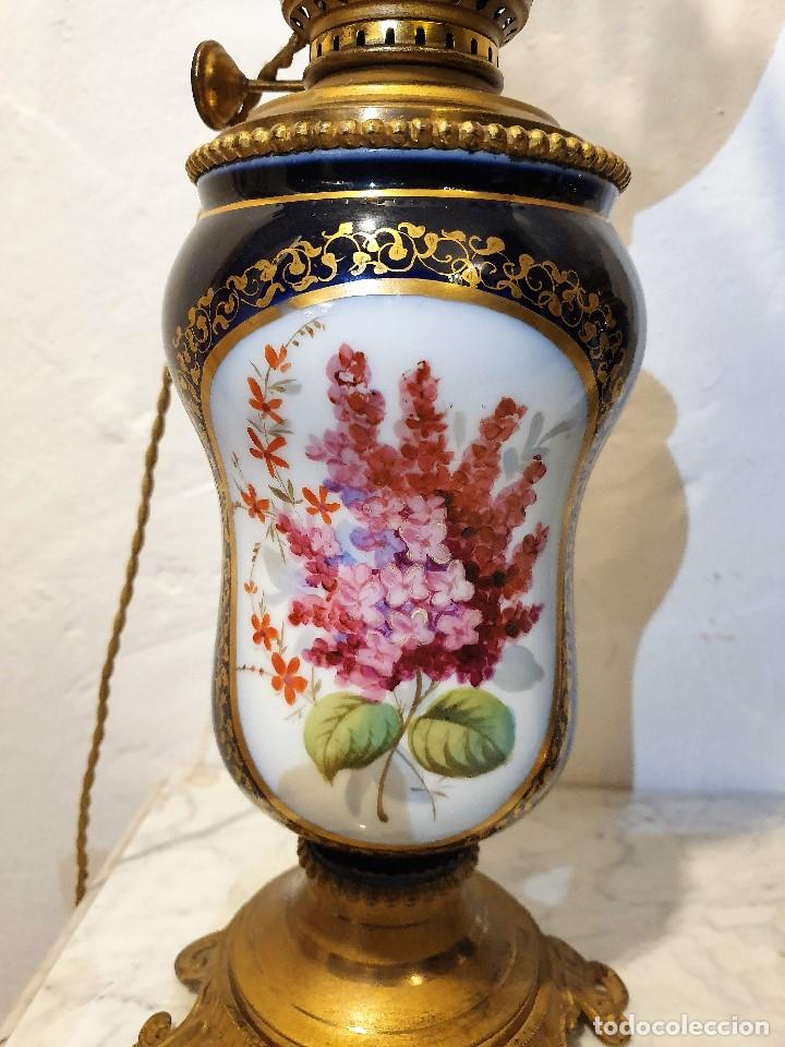 Antig&uuml;edades: PAREJA DE QUINQUES TIPO SEVRES - Foto 4