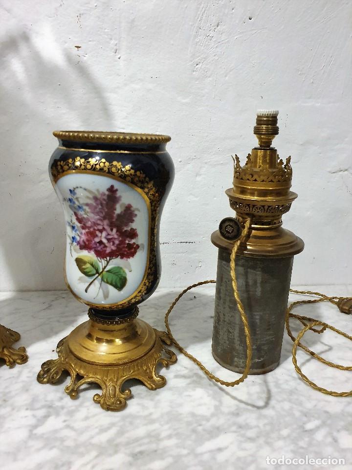 Antig&uuml;edades: PAREJA DE QUINQUES TIPO SEVRES - Foto 8