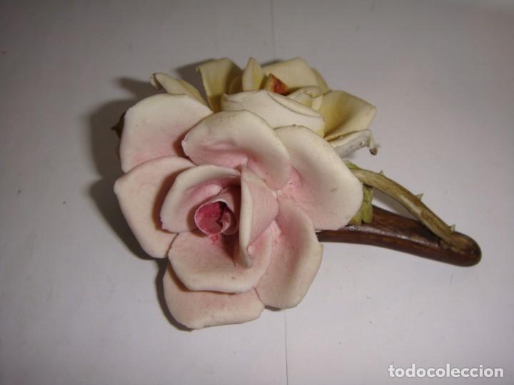 Antig&uuml;edades: Flores de Biscuit. Capodimonte. Italia. - Foto 3