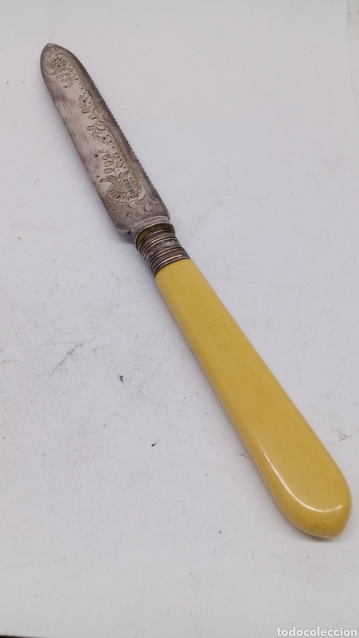 Antig&uuml;edades: Cuchillo de plata antiguo con mango baquelita - Foto 3