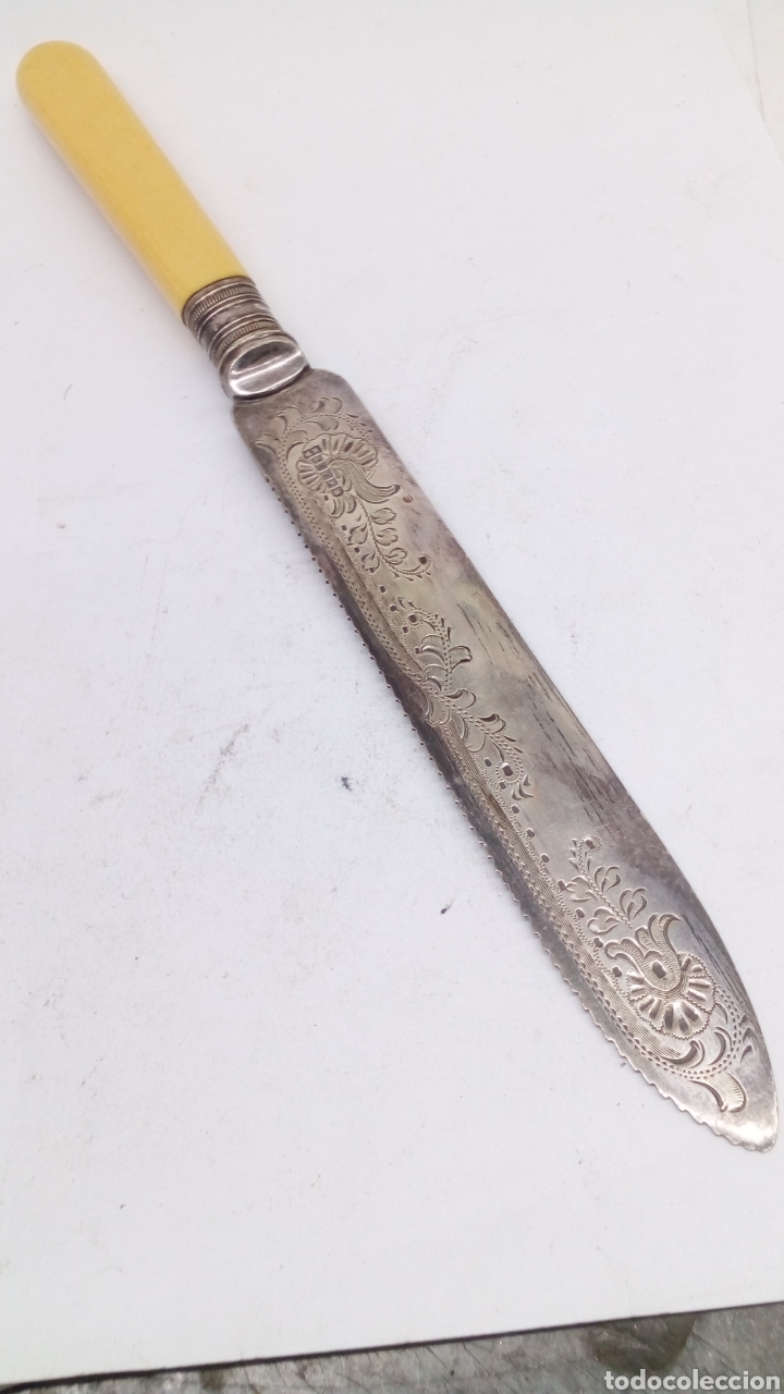 Antig&uuml;edades: Cuchillo de plata antiguo con mango baquelita - Foto 1