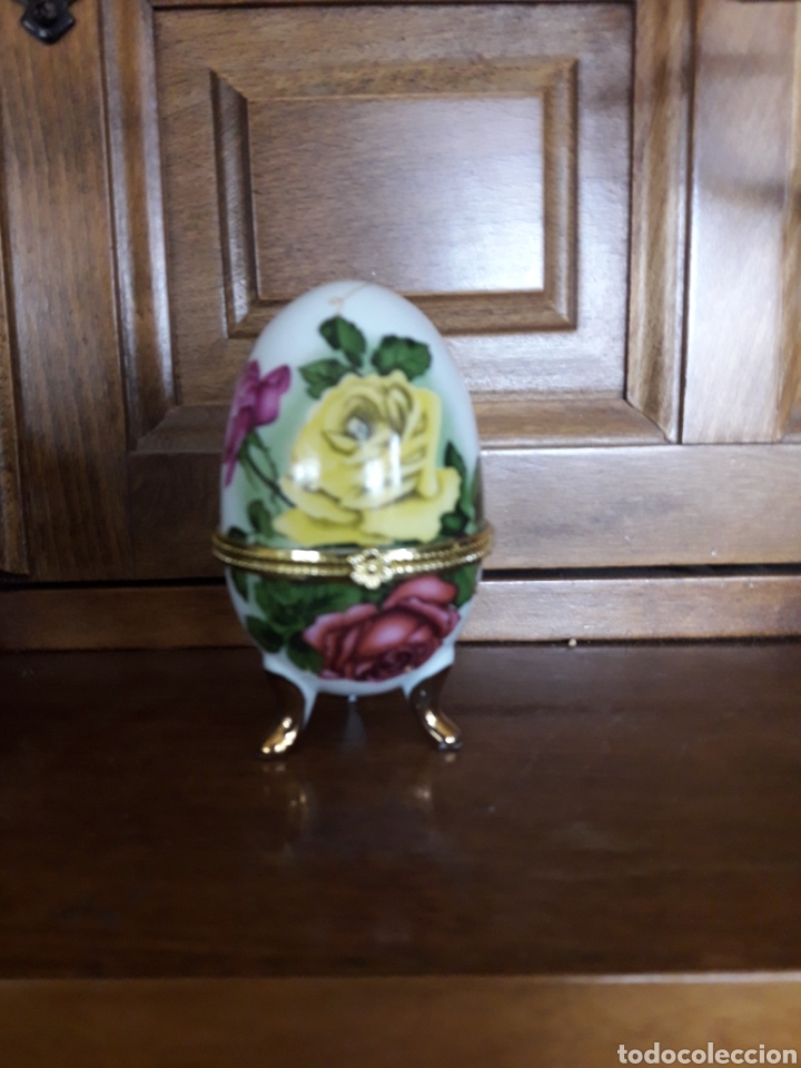 Antig&uuml;edades: Joyero de porcelana - Foto 1
