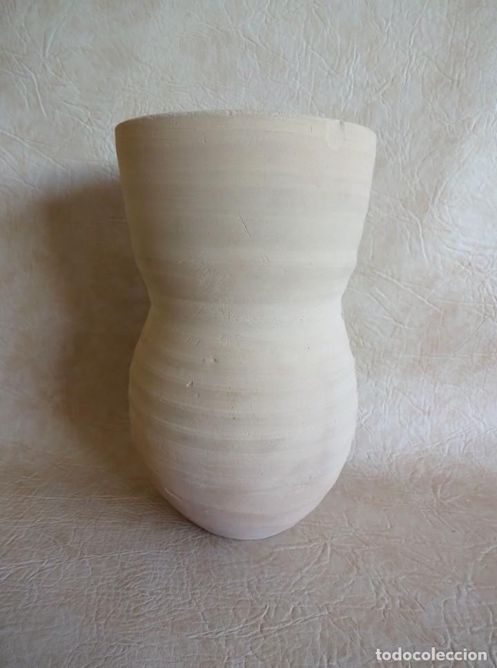 Antig&uuml;edades: antiguo recipiente catufol original zona de Tarragona de una sinia para sacar agua catufo