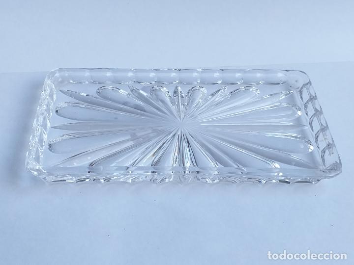 Antig&uuml;edades: Bandeja rectangular de cristal tallado. 18 cm x 10 cms. Perfecta conservaci&ograve;n. - Foto 2