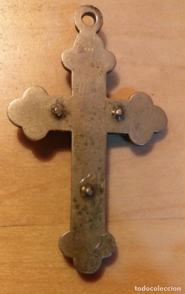 Antigüedades: Antigua pequeña cruz metal con Jesucristo crucificado - 4.50cm x 2.50cm - Foto 2 - 193166817