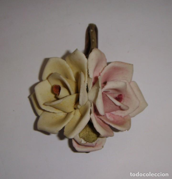 Antig&uuml;edades: Flores de Biscuit. Capodimonte. Italia. - Foto 2