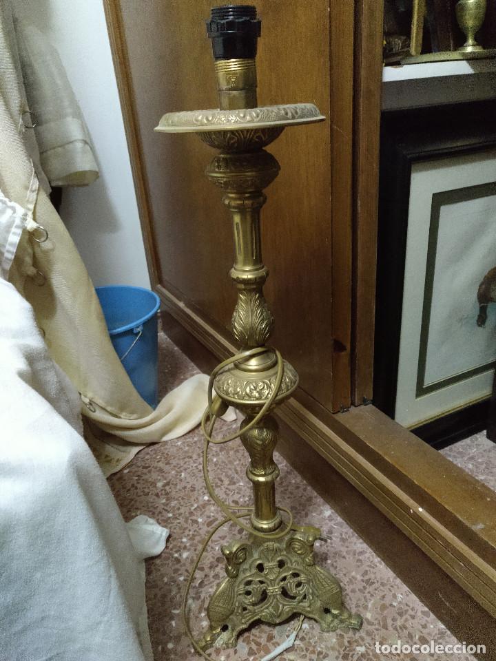 Antig&uuml;edades: Espectacular lampara de pie de bronce. - Foto 3