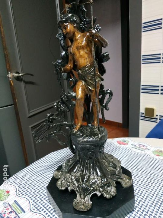 Antig&uuml;edades: Figura de calamina modernista - Foto 1