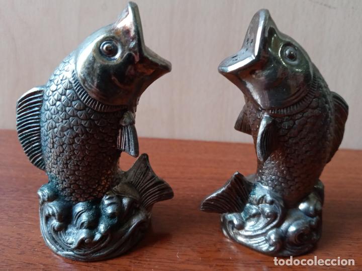 Oggetti Antichi: Antiguos salero y pimentero- peces de metal