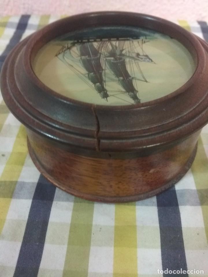 Antig&uuml;edades: Bonita caja pintada - Foto 2