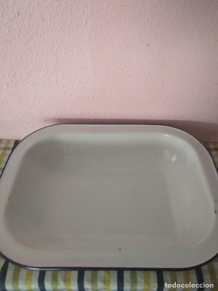 Antig&uuml;edades: Bandeja esmaltada - Foto 1