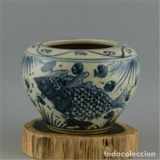 Antigüedades: MUY ANTIGUA OLLA O TARRO DE PORCELANA JAPON, PINTADA A MANO, PECES, SIGLO XVIII-XIX, PERIODO EDO. Lote 193628541