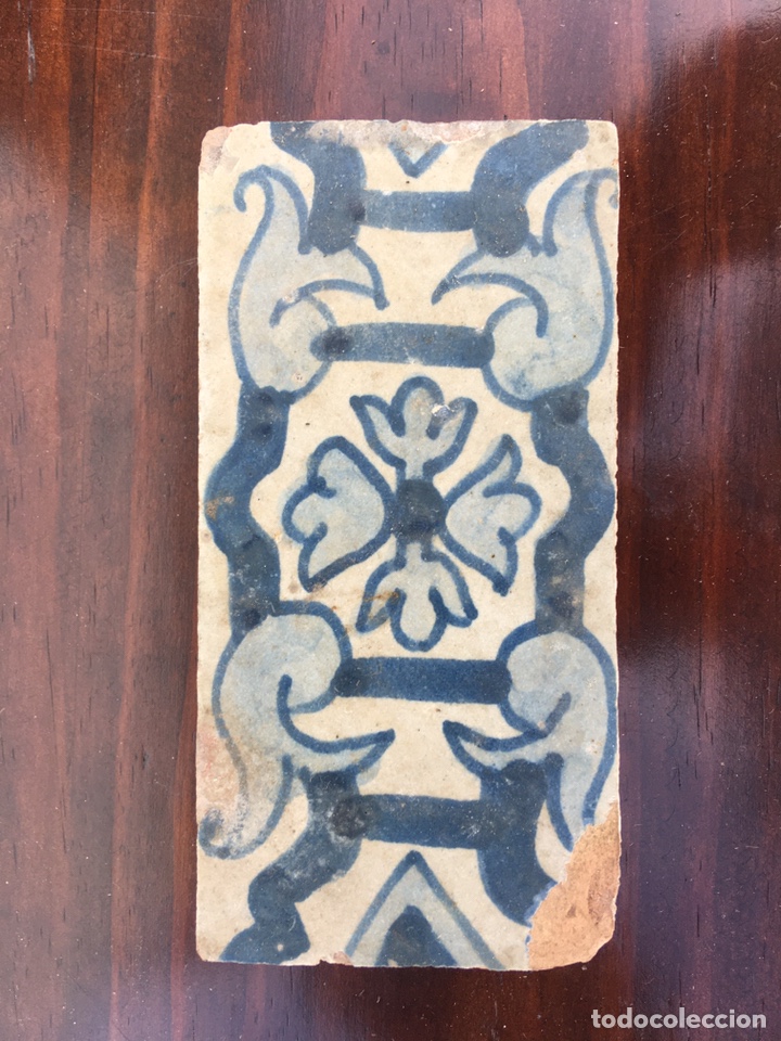 Antig&uuml;edades: Azulejo siglo XIX - Foto 1