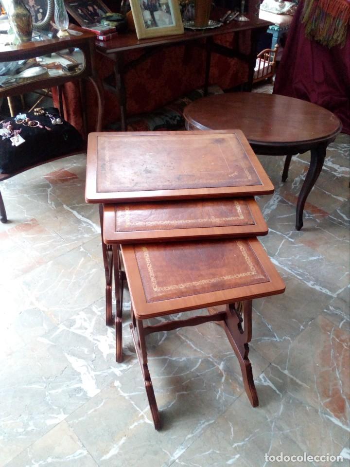 Antig&uuml;edades: Conjunto de tres mesas. - Foto 1