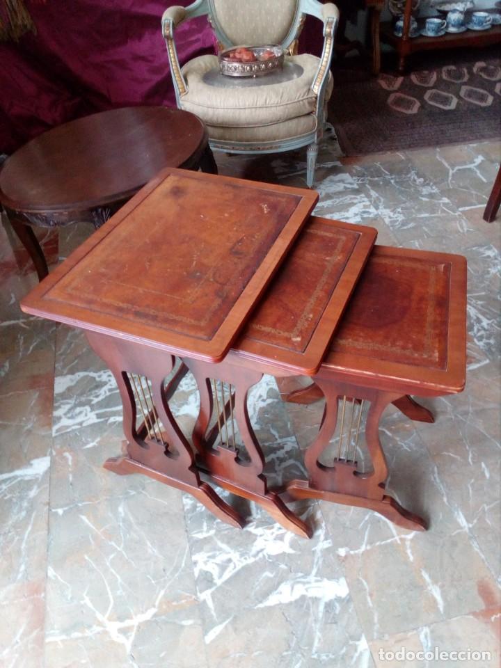Antig&uuml;edades: Conjunto de tres mesas. - Foto 2