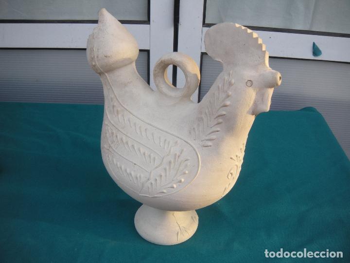 Antig&uuml;edades: BOTIJO DE AGOST CON FORMA DE GALLO - Foto 3