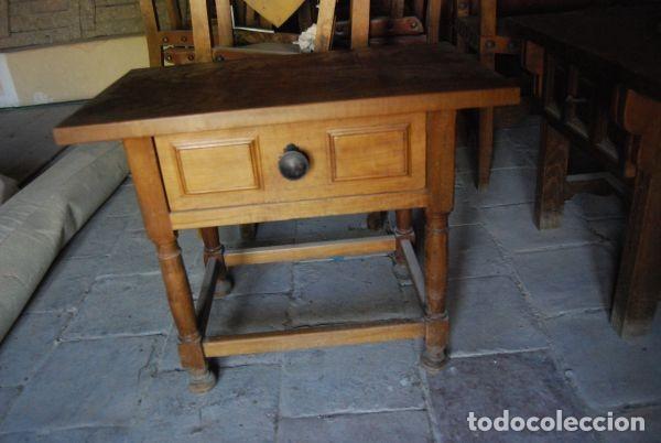 Antig&uuml;edades: Mesa baja rectangular en estilo castellano con un caj&oacute;n - Foto 2