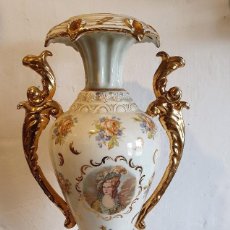Antigüedades: JARRON LAMPARA DE SOBREMESA DE PORCELANA 