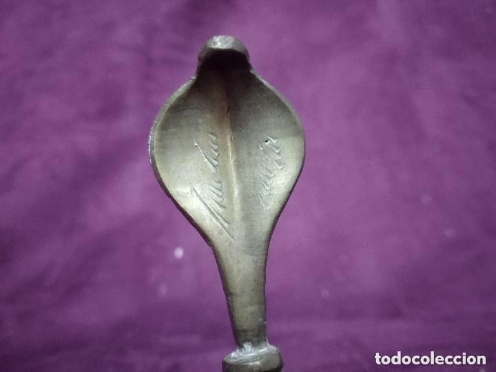 Antig&uuml;edades: Campana de bronce de mesa con forma de cobra - Foto 5