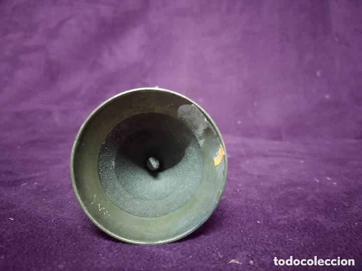 Antig&uuml;edades: Campana de bronce de mesa con forma de cobra - Foto 6