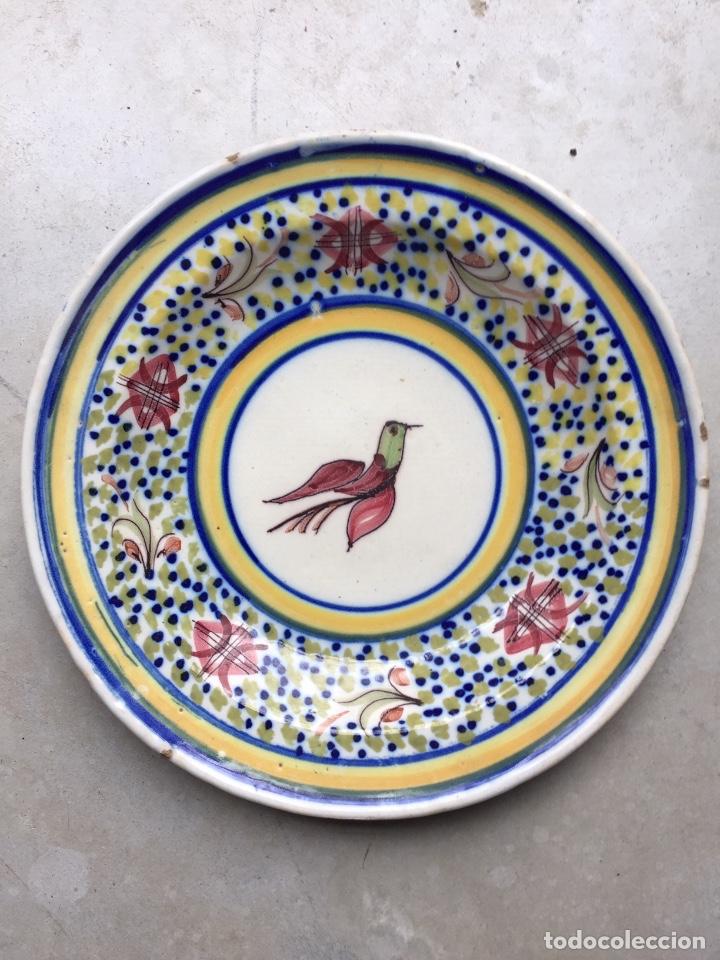 Antig&uuml;edades: PLATO MANISES  PAJARITO - Foto 1