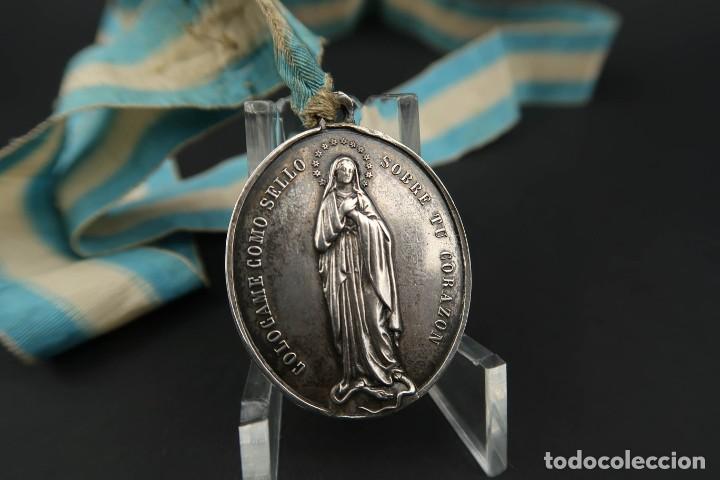 Antig&uuml;edades: Antigua Medalla de Plata Religiosa - Foto 1
