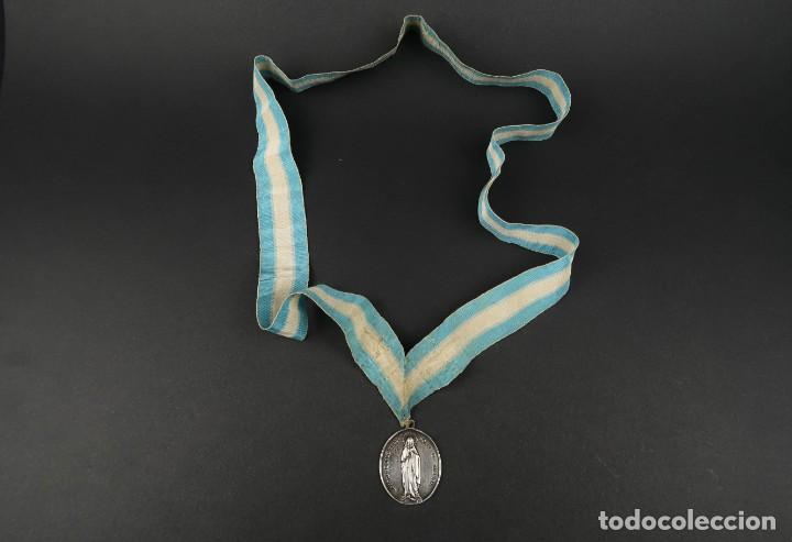 Antig&uuml;edades: Antigua Medalla de Plata Religiosa - Foto 2