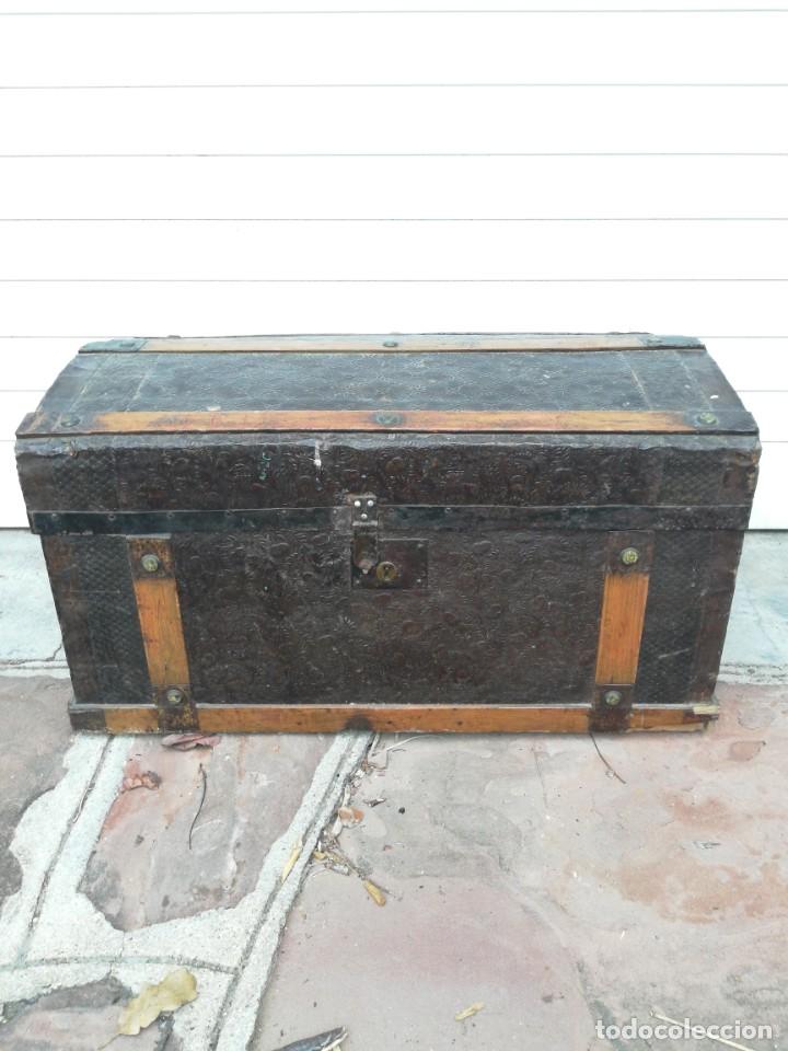 Antig&uuml;edades: PEQUE&Ntilde;O BAUL ANTIGUO - Foto 1